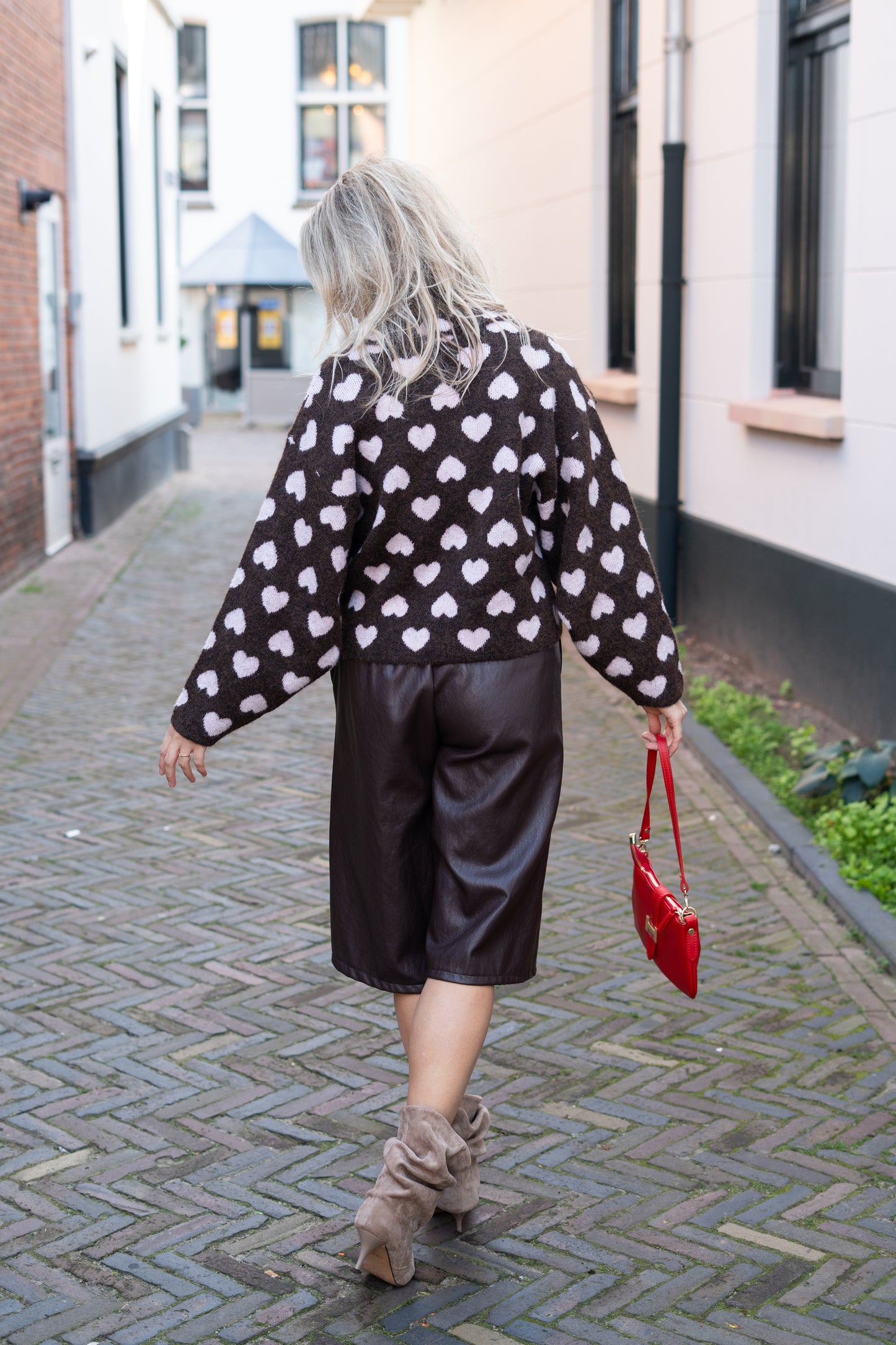 Vest Tessa bruin met roze hartjes