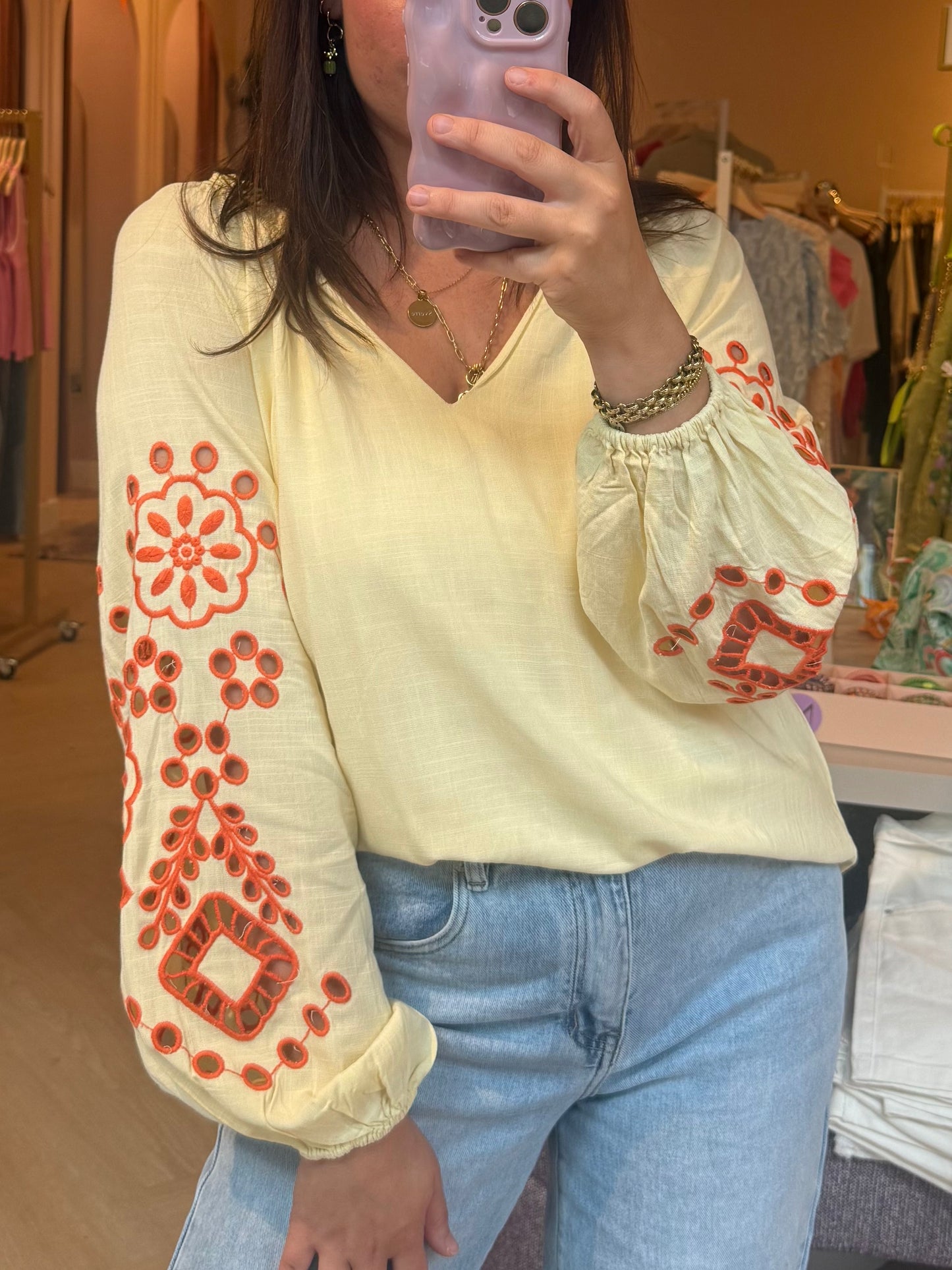 Botergele met Oranje uitgewerkte mouwen Blouse Noortje