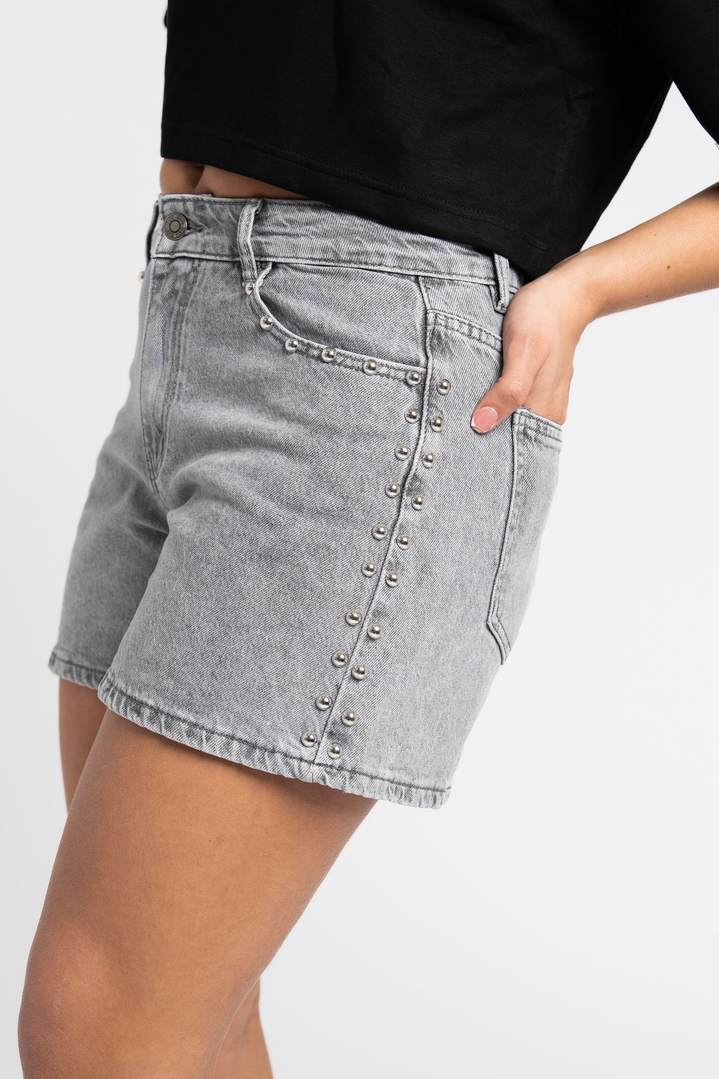 Short Nora Studs Grijs