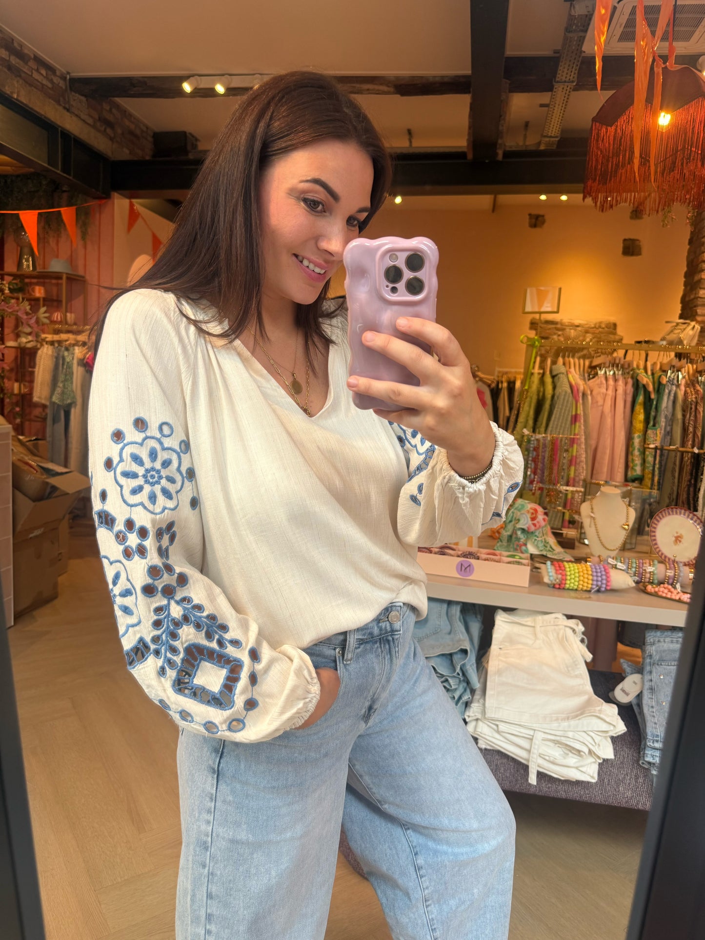 Beige met Blauwe uitgewerkte mouwen Blouse Noortje